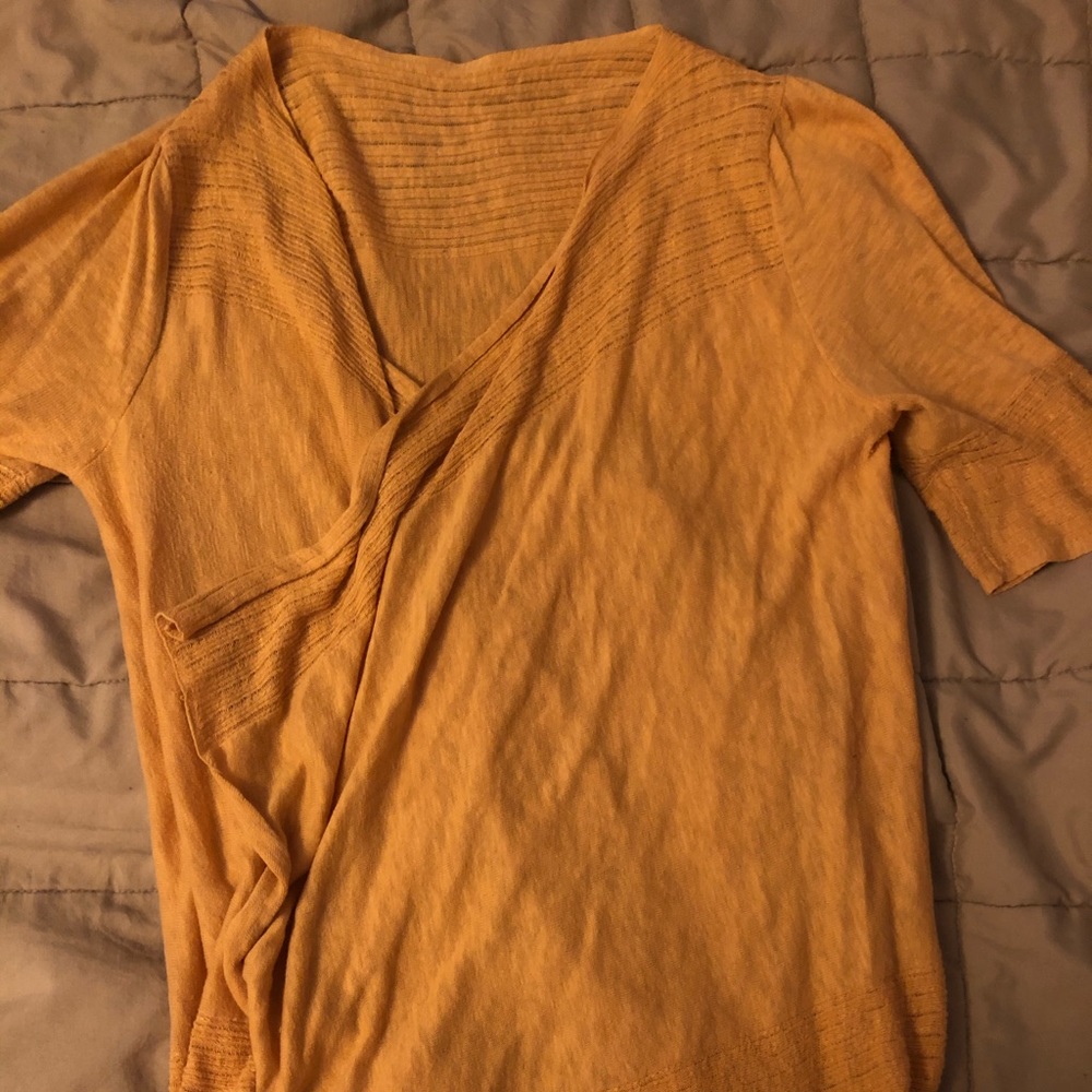 Yellow Lightweight Wrap 💫
